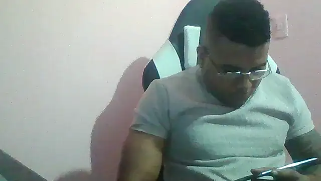 SaucyAffair0 online show from 07-05-26, 02:05