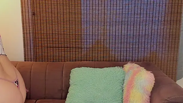 ariana cross online show from 04-12-26, 12:52