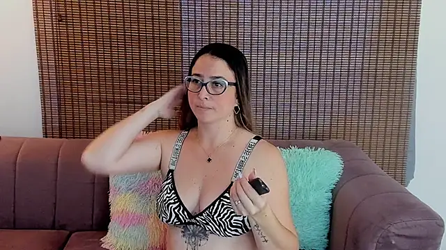 Snapshot of ariana_cross chatting on 07-25-26, 12:55 ariana cross online show from 07-25-26, 12:55