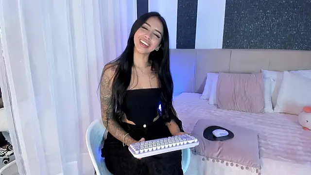 Alaia Manson online show from 02-13-26, 07:47