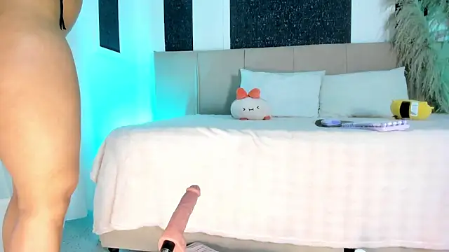 Alaia Manson online show from 02-25-26, 07:47