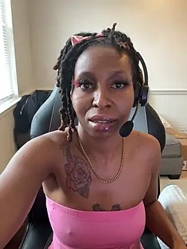 LeyaHoneybuns online show from 02-19-26, 04:48