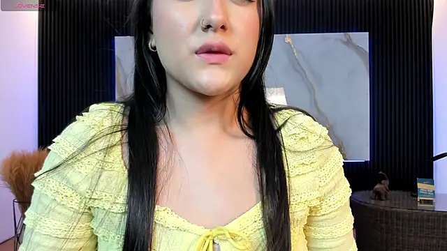 paulina sweett  online show from 10-22-25, 07:24