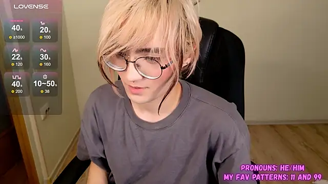 Snapshot of CuteYukiKun chatting on 10-03-25, 09:16 CuteYukiKun online show from 10-03-25, 09:16
