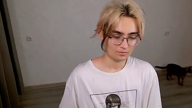 CuteYukiKun online show from 10-25-25, 03:28