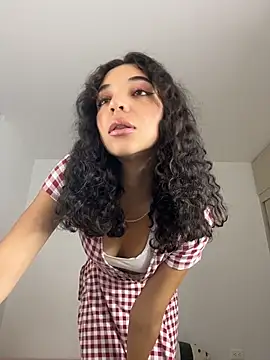 uniquerossie online show from 02-16-26, 07:29