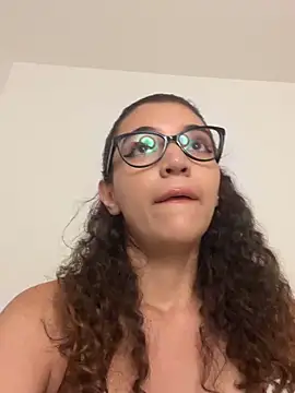 Snapshot of uniquerossie chatting on 12-17-25, 07:57 uniquerossie online show from 12-17-25, 07:57