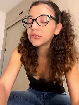 Snapshot of uniquerossie chatting on 01-14-26, 07:45 uniquerossie online show from 01-14-26, 07:45