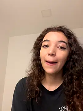 Snapshot of uniquerossie chatting on 11-30-25, 09:10 uniquerossie online show from 11-30-25, 09:10