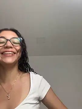 Snapshot of uniquerossie chatting on 12-14-25, 08:09 uniquerossie online show from 12-14-25, 08:09