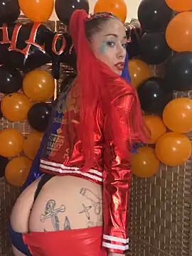 Chachou000 online show from 10-31-25, 08:16