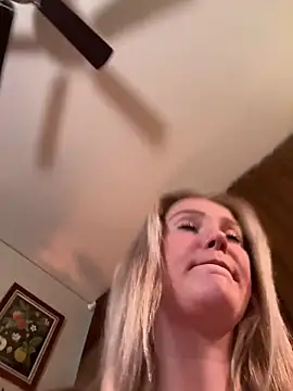 lexi luv online show from 03-04-25, 11:22