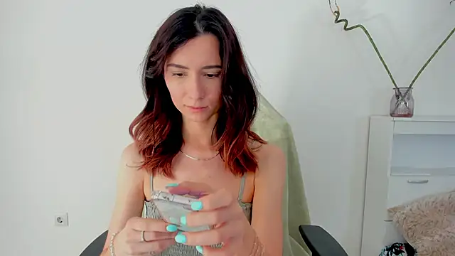 crystalnut online show from 09-10-25, 03:05