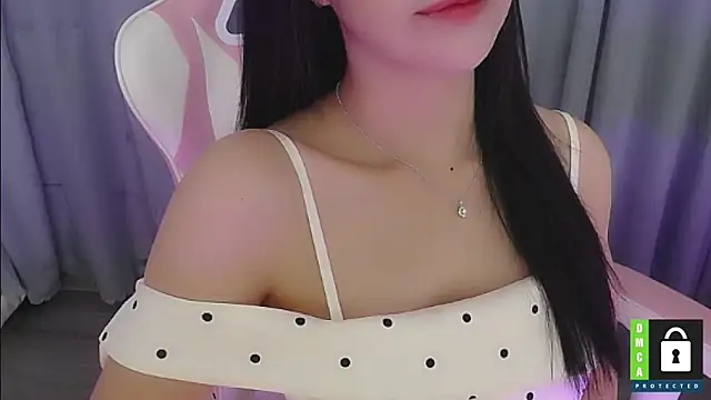 Snapshot of San___San chatting on 09-14-25, 03:12 San San online show from 09-14-25, 03:12