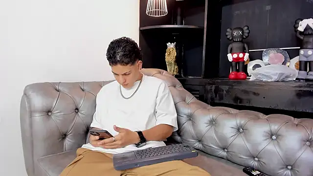 Levy Steve online show from 03-20-25, 05:13