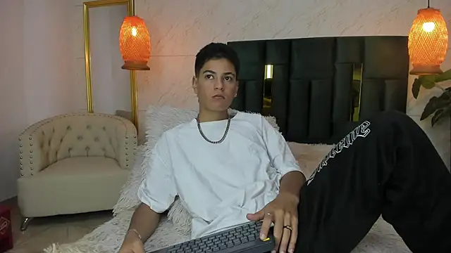 Levy Steve online show from 11-13-25, 03:32