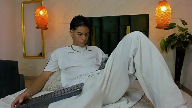 Levy Steve online show from 10-12-25, 03:30