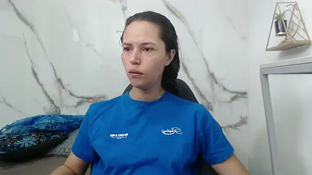 Snapshot of Lindsey8 chatting on 05-18-26, 02:00 Lindsey8 online show from 05-18-26, 02:00