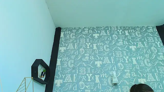 Lindsey8 online show from 10-24-25, 01:10