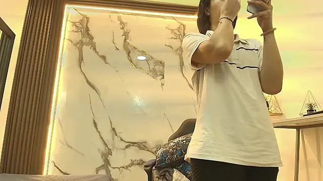 Lindsey8 online show from 02-11-26, 11:21