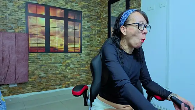 daniela xue online show from 11-11-25, 02:39