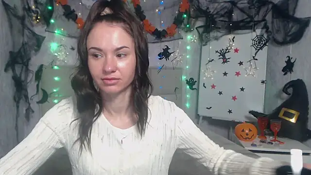 KaraCriegs online show from 10-23-25, 05:22