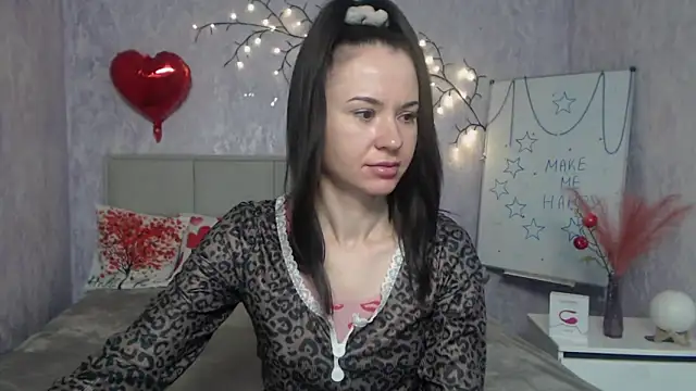 Snapshot of KaraCriegs chatting on 01-18-26, 08:01 KaraCriegs online show from 01-18-26, 08:01