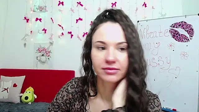 Snapshot of KaraCriegs chatting on 04-30-26, 06:04 KaraCriegs online show from 04-30-26, 06:04