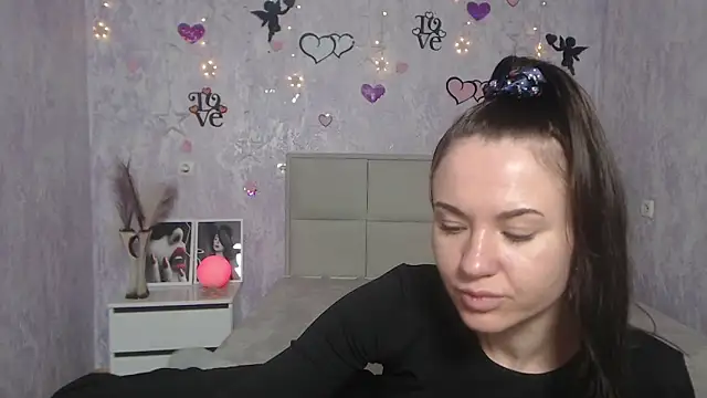 KaraCriegs online show from 03-09-25, 03:22