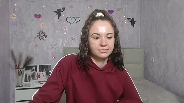 KaraCriegs online show from 03-12-25, 09:35