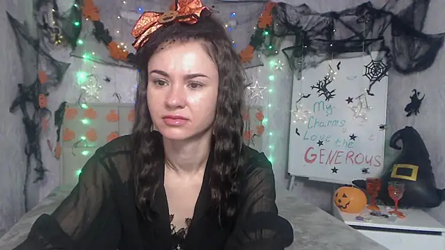 KaraCriegs online show from 10-27-25, 06:20