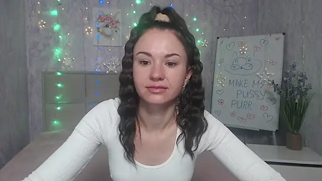 KaraCriegs online show from 10-04-25, 05:14