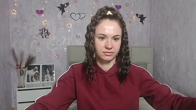 KaraCriegs online show from 03-12-25, 06:32