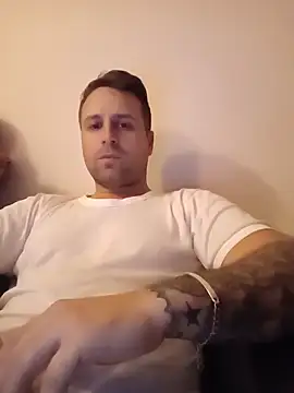 LucianM6 online show from 11-30-25, 03:13