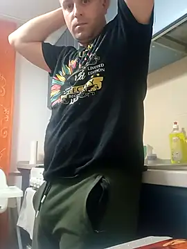 LucianM6 online show from 11-12-25, 03:05