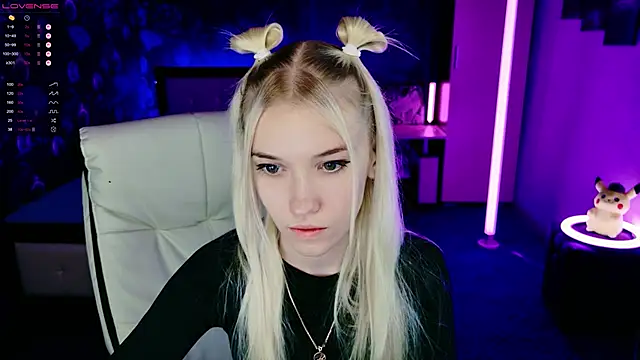 ShhhO O online show from 11-21-25, 04:39