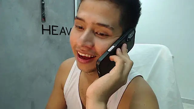 Snapshot of harold_18_ chatting on 02-10-26, 05:45 harold 18 online show from 02-10-26, 05:45