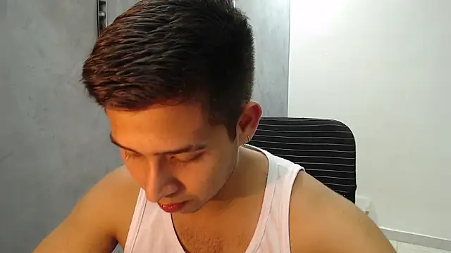 Snapshot of harold_18_ chatting on 02-13-26, 05:13 harold 18 online show from 02-13-26, 05:13