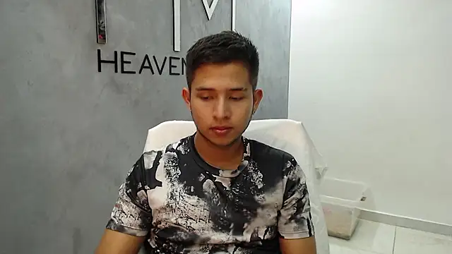 Snapshot of harold_18_ chatting on 02-09-26, 05:33 harold 18 online show from 02-09-26, 05:33