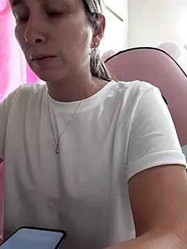 Iris love18 online show from 03-05-26, 10:59