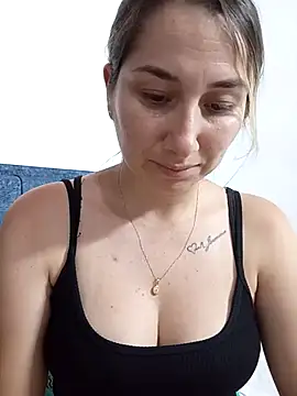 Iris love18 online show from 10-29-25, 07:13