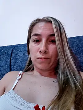 Iris love18 online show from 02-18-26, 12:45