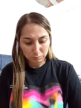 Snapshot of Iris_love18 chatting on 10-12-25, 05:14 Iris love18 online show from 10-12-25, 05:14