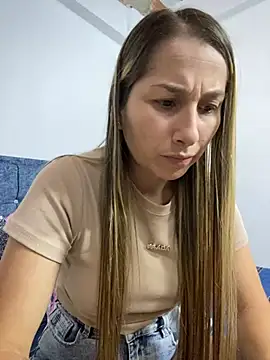 Snapshot of Iris_love18 chatting on 09-28-25, 06:26 Iris love18 online show from 09-28-25, 06:26
