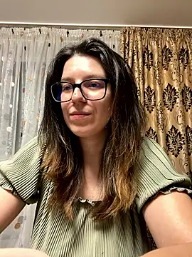 NadiraNoor online show from 04-19-26, 10:01