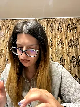 NadiraNoor online show from 10-18-25, 04:42