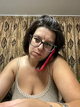 Snapshot of NadiraNoor chatting on 07-10-26, 01:44 NadiraNoor online show from 07-10-26, 01:44