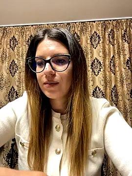 NadiraNoor online show from 09-18-25, 08:45