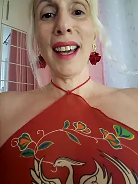Snapshot of Ina_HotX chatting on 09-28-25, 03:19 Ina HotX online show from 09-28-25, 03:19