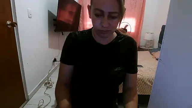 Chanel 87xxx online show from 04-18-26, 10:43